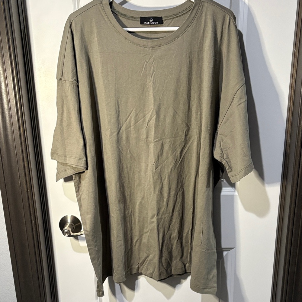 Men's Olive Green Crewneck T-Shirt - NWOT